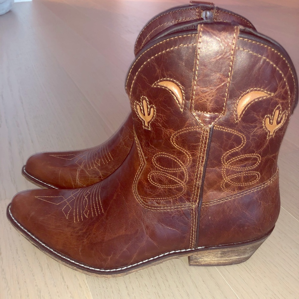 brown leather cowboy booties